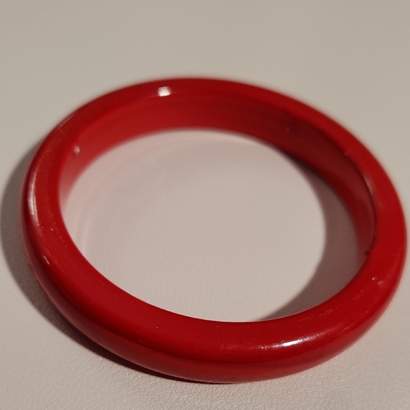 unbranded Jewelry - Elegant Red Bangle Bracelet